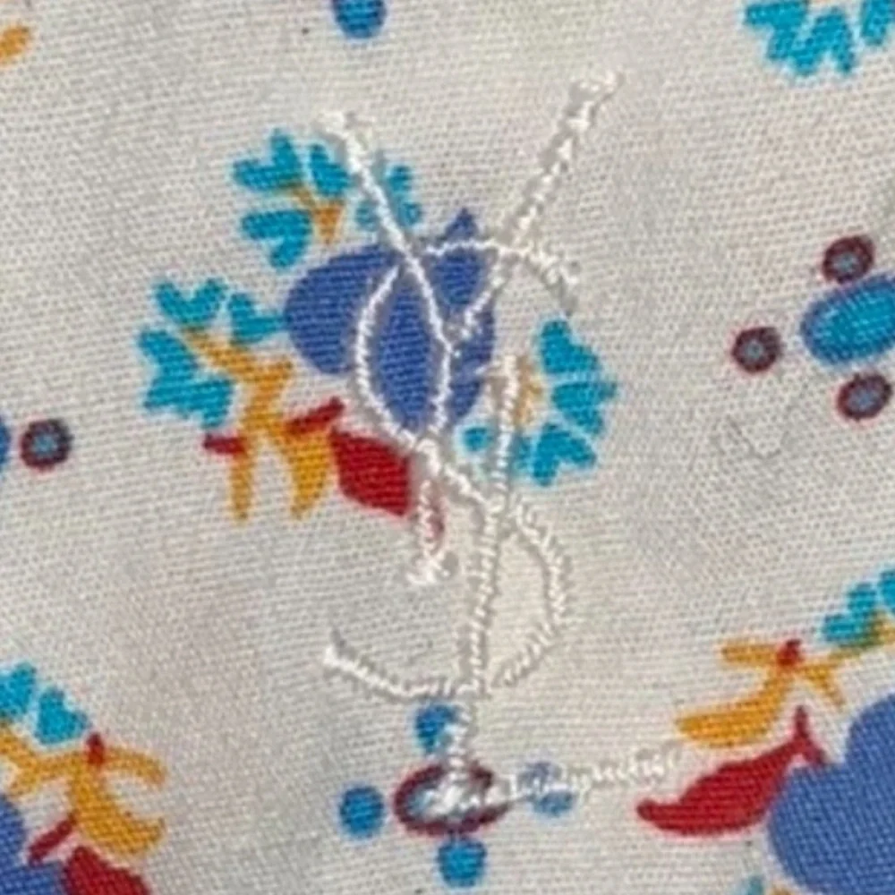 Yves Saint Laurent excellent authentic